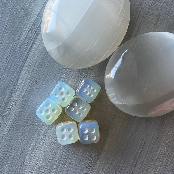 Opalite dice pair - Picture 1 of 7